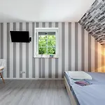 Gaestezimmer Mitten In 招待所 Mittelangeln