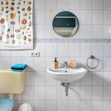 Gaestezimmer Mitten In Vendégház *