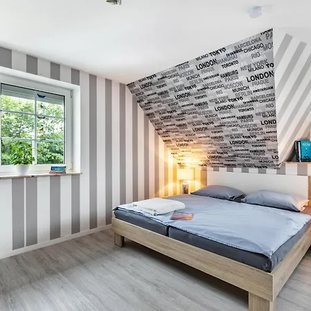 Gaestezimmer Mitten In Vendégház Mittelangeln